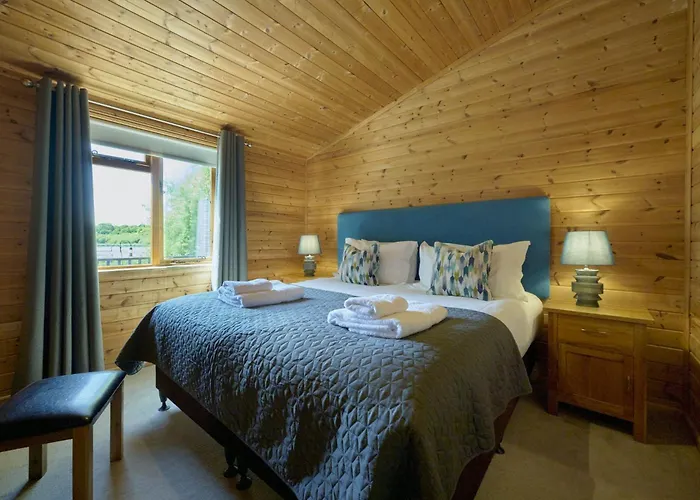 Egret With Hot-tub * Carlisle (Cumbria)